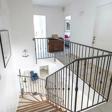 Des Collines - Absolute Calm At 10' From The Center Willa *